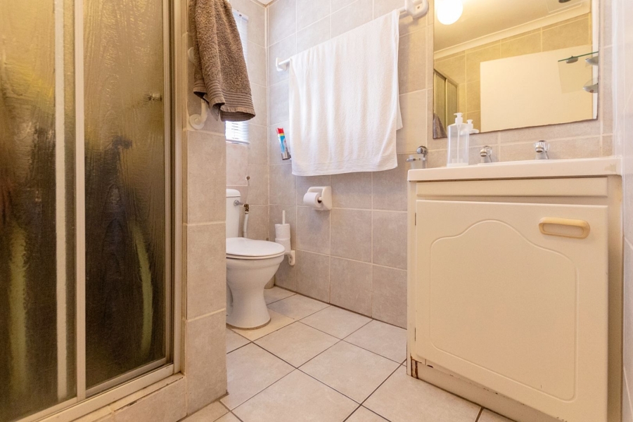 3 Bedroom Property for Sale in Middedorp Western Cape